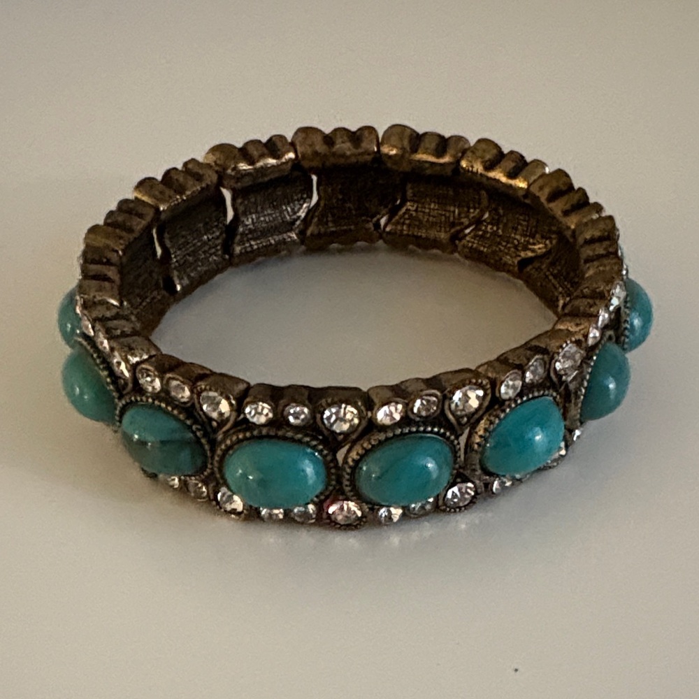 Turquoise and Gold Tone Bracelet